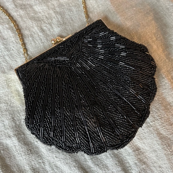 Vintage Black Beaded Clamshell evening bag with snake chain strap. EUC - Picture 3 of 10